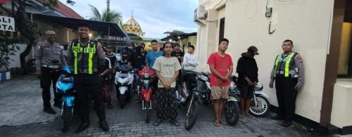 Polres Tanjung Perak Bubarkan Balap Liar di Akses Suramadu, Puluhan Pemuda dan Kendaraan diamankan
