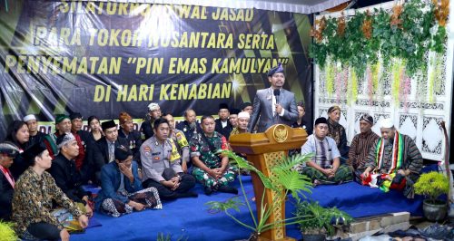 Budayawan, Seniman, Resi, Romo, Bupati, Kyai, DPD RI, Kapolres, Anggota Raih Penghargaan “Pin Emas Kamulyan”