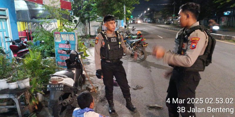 Patroli Perintis Presisi Polres Tanjung Perak Amankan Empat Pemuda Hendak Perang Sarung