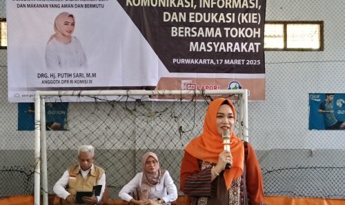 Drg. Hj. Putihsari Dari Anggota DPR RI Komisi IX Mengedukasi Mengenai Kesehatan Bersama masyarakat Davil VI Kecamatan Jatiluhur.
