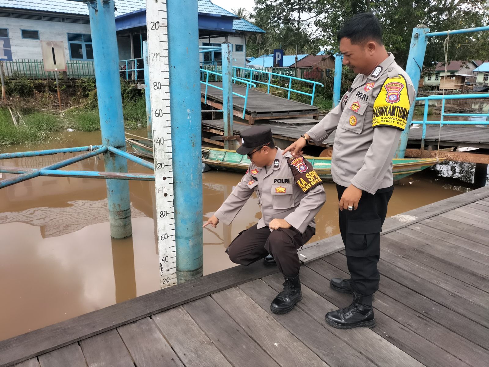 Personel Polsek Bukit Batu kembali Tinjau Debit Air di Pelabuhan Pangkalima Jaya