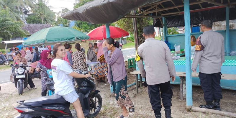 Polsek Bukit Batu Sambangi Pasar Ramadan