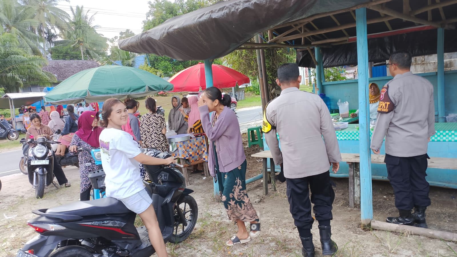 Polsek Bukit Batu Sambangi Pasar Ramadan