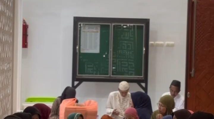 Masjid Natabel Jannah Palangka Raya Tebar Keberkahan Bulan Ramadan Dengan Berbuka Bersama Masyarakat Sekitar