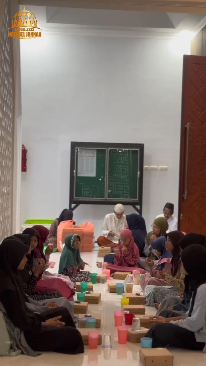 Masjid Natabel Jannah Palangka Raya Tebar Keberkahan Bulan Ramadan Dengan Berbuka Bersama Masyarakat Sekitar