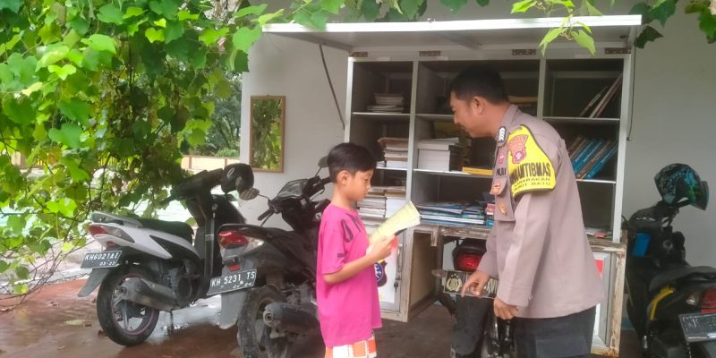 Polsek Bukit Batu Dorong Budaya Membaca Lewat Motor Bajaka Presisi ke Warga