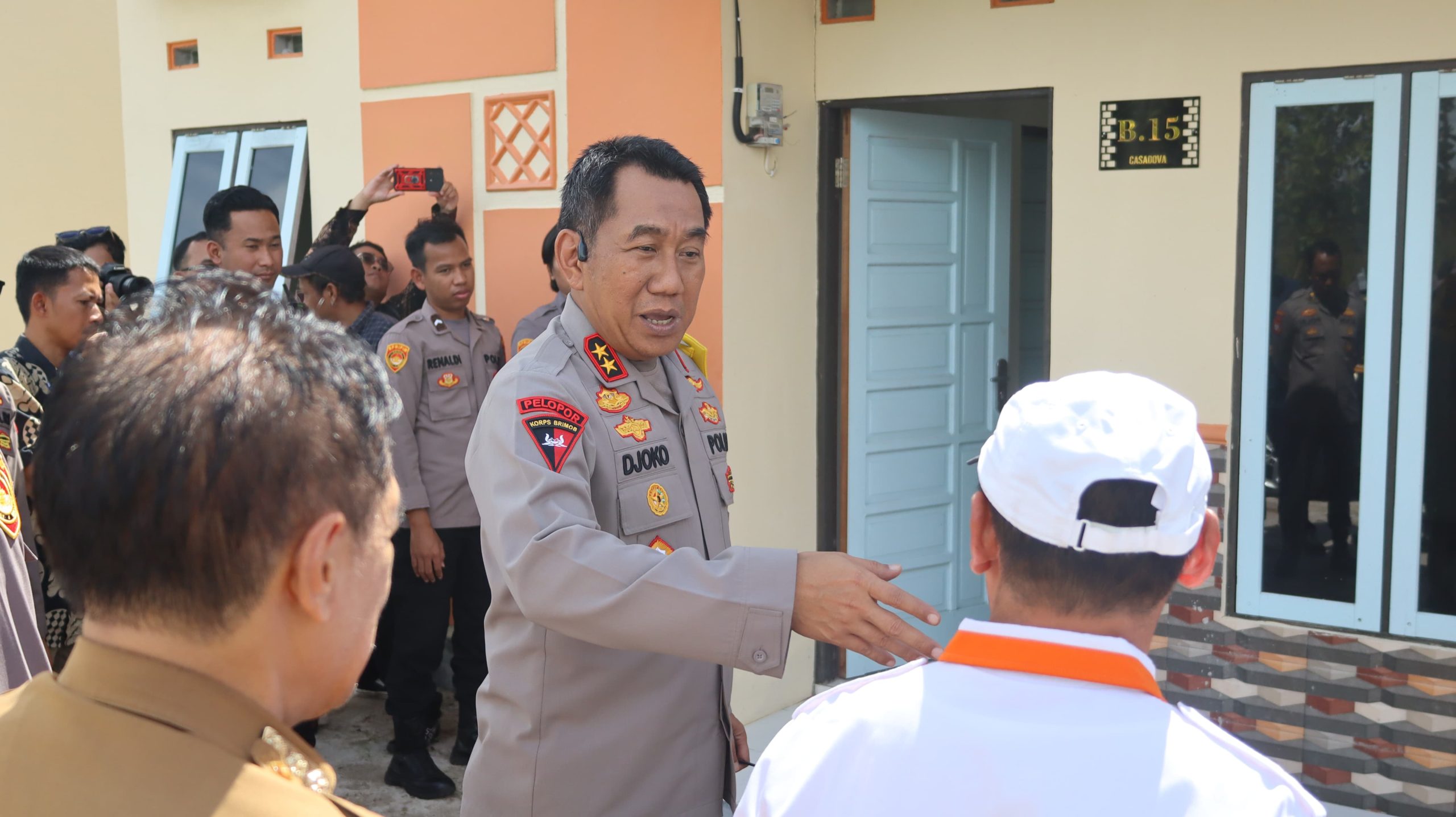 Peduli Kesejahteraan Personel, Kapolda Kalteng Resmikan Perumahan Bersubsidi Untuk Anggotanya