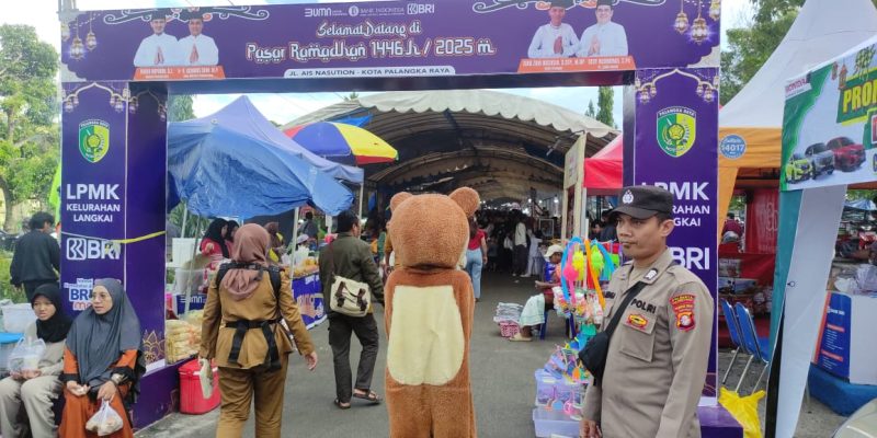 Jaga Kamtibmas Ramadhan, Polresta Palangka Raya Lakukan Pam dan Atur Arus Lalin di Pasar Wadai