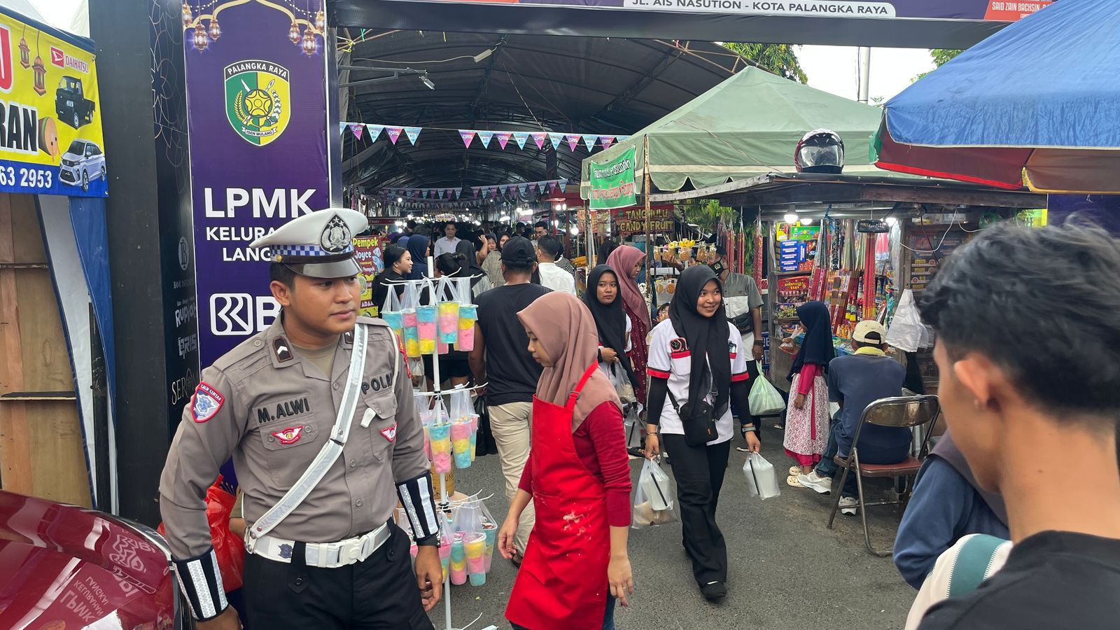 Polresta Palangka Raya Pelihara Rasa Aman di Pasar Ramadan AIS Nasution