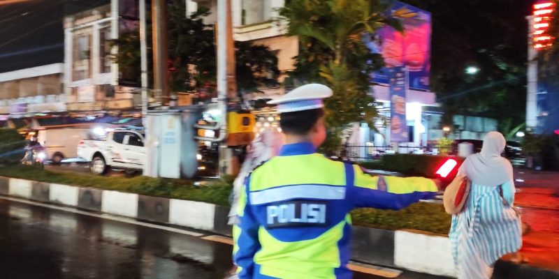 Polresta Palangka Raya Pastikan Keamanan Ibadah Tarawih di Masjid Nurul Islam