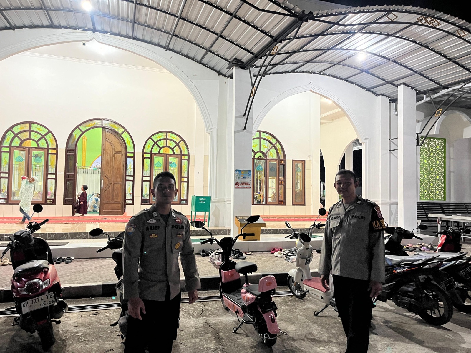 Polsek Bukit Batu Kawal Kelancaran Ibadah Tarawih di Masjid Al-Amin