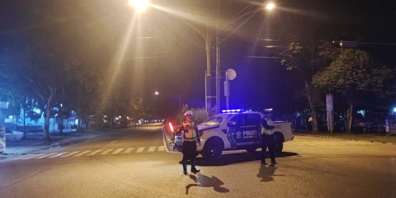 Personel Satlantas Polresta Palangka Raya Pantau Arus Lalu Lintas untuk Kelancaran Jalan