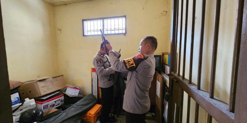 SPKT Polsek Bukit Batu Periksa Inventaris Penjagaan