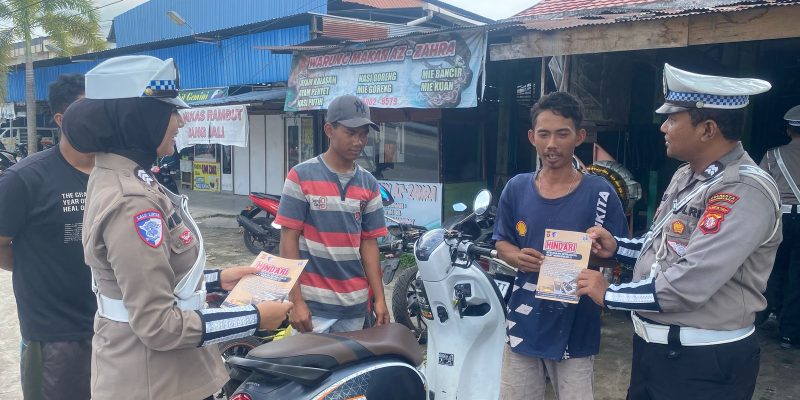 Datangi Bengkel Motor, Unit Kamsel Satlantas Polresta Palangka Raya Gelar Dikmas