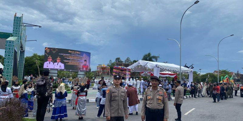 Polresta Palangka Raya Amankan Jalannya Halal Fair di Samping Istana Isen Mulang