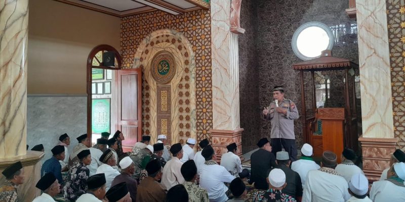 Bulan Ramadhan Polisi Gelar Safari Shalat Jum’at, Ajak Warga Jaga Kamtibmas, Jauhi Penyalahgunaan Miras Dan Narkoba