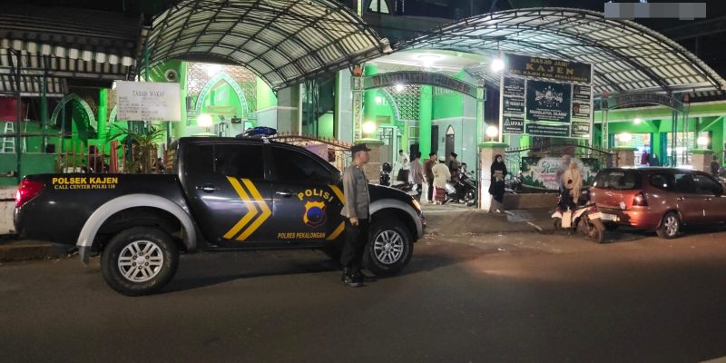 Jaga Kamtibmas Selama Ramadhan, Jajaran Polres Pekalongan Amankan Giat Sholat Tarawih