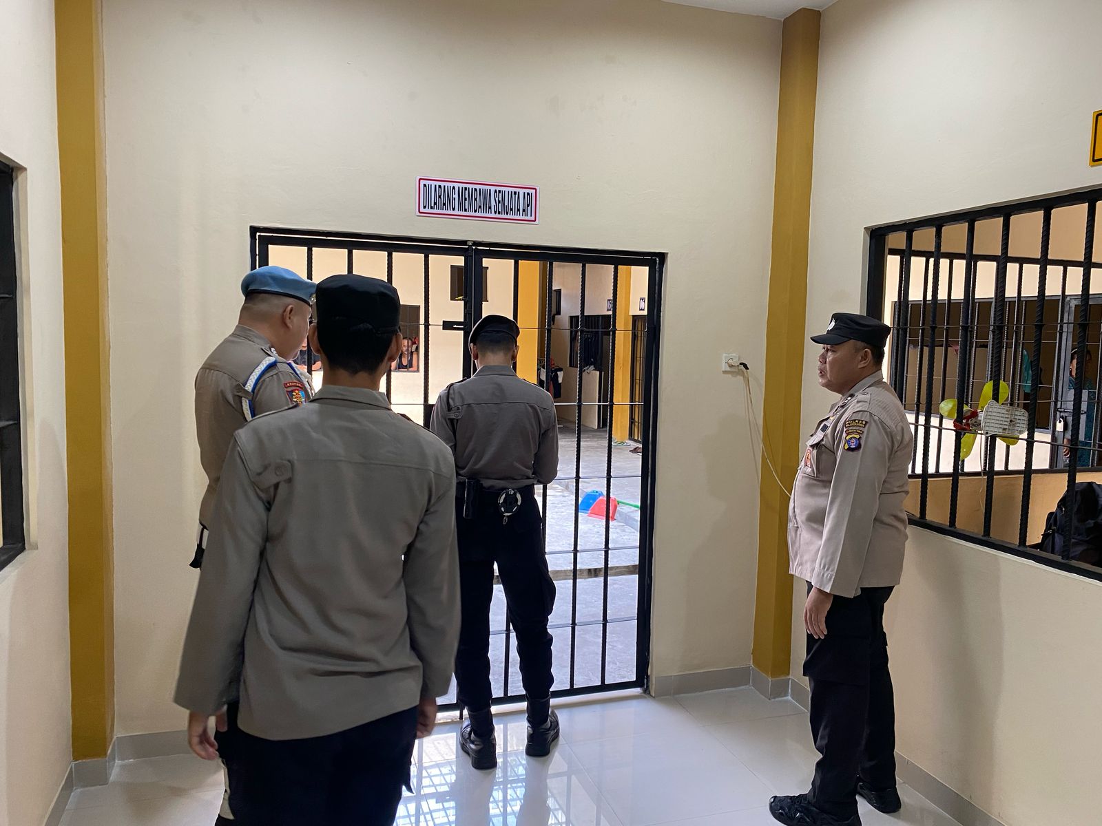 Bersama Anggota Piket, Sattahti Cek Tahanan di Rutan Mapolresta Palangka Raya