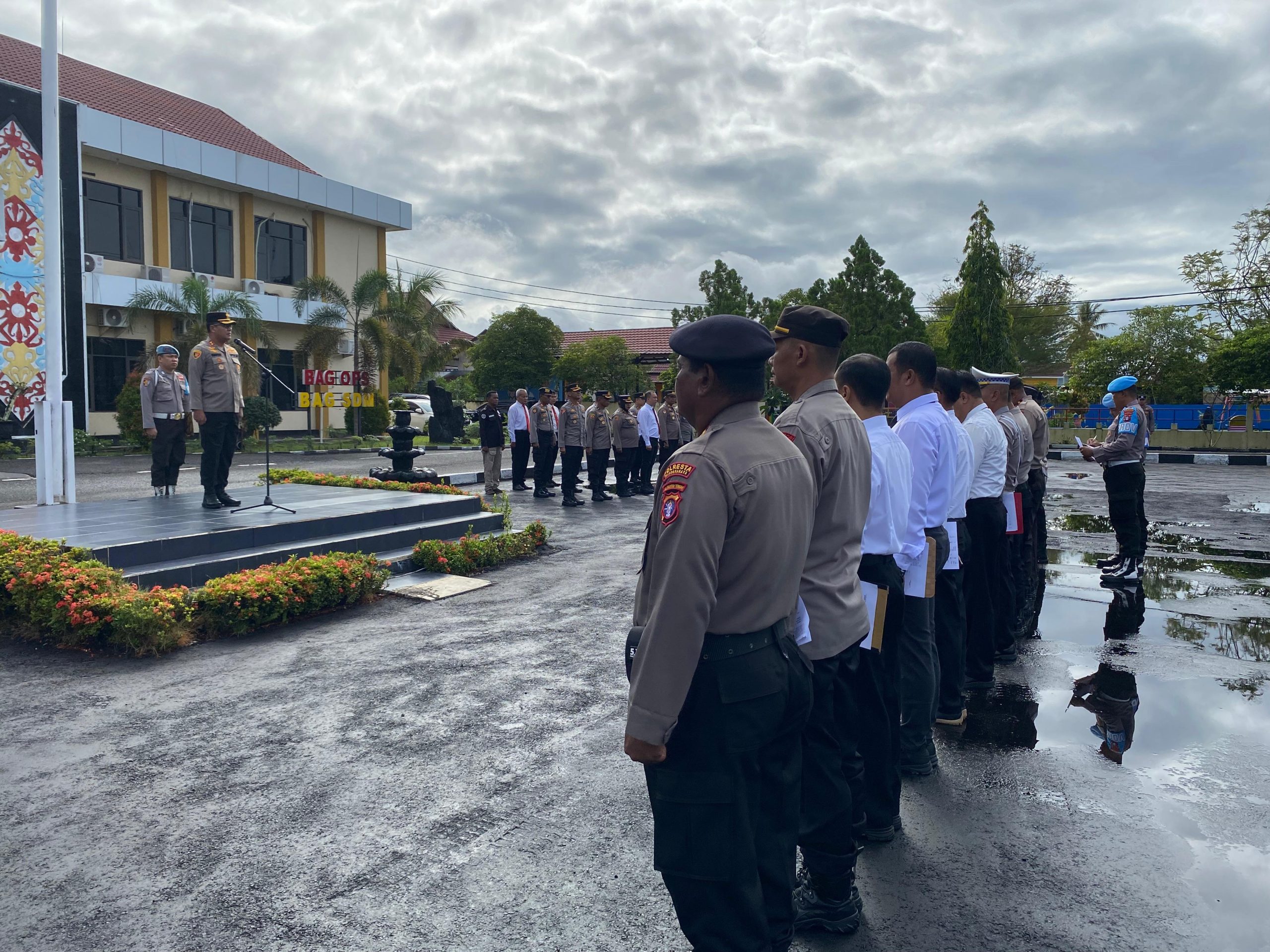 Kapolsubsektor Jekan Raya Dampingi Pengecekan Progres Pembangunan SD Alam Kemala Bhayangkari