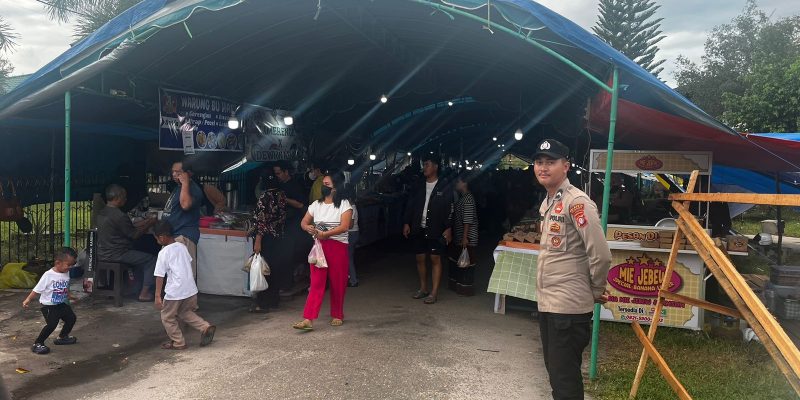 Di Samping Masjid Shalahuddin, Polresta Palangka Raya Siagakan Personel untuk Amankan Pasar Ramadan