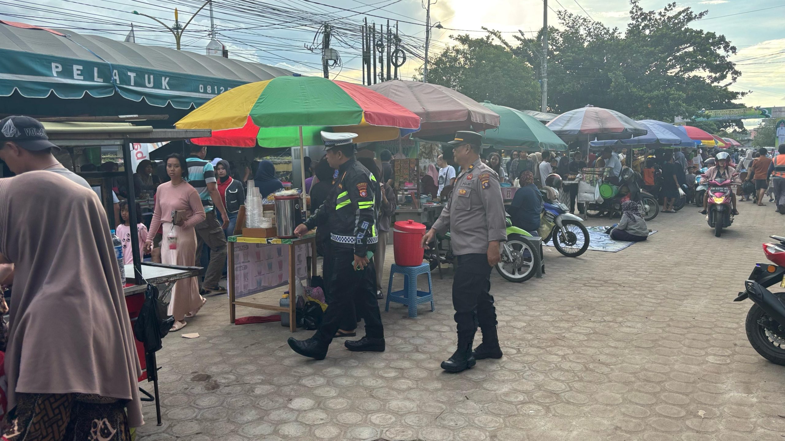 Jaga Kamtibmas Selama Ramadhan, Polresta Palangka Raya Pam Pasar Wadai di Komplek Pasar Kahayan