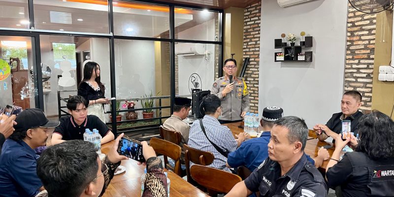 Perkuat Kemitraan, Kabidhumas Polda Kalteng Gelar Silaturahmi Sekaligus Buka Bersama Insan Pers