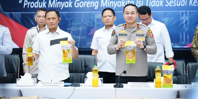 Polri Ungkap Kecurangan Minyak Goreng di Depok, Ribuan Liter Disita