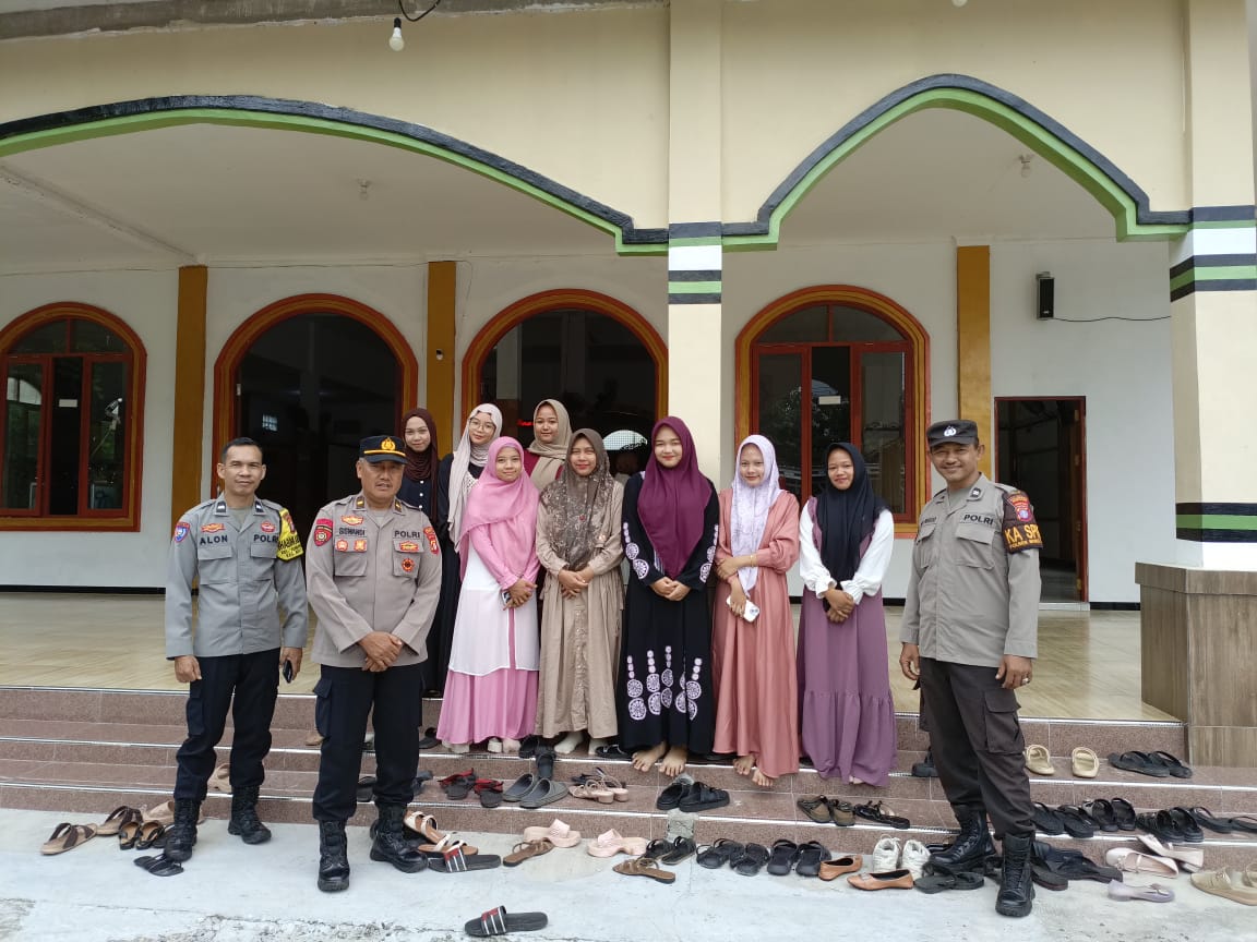 Jaga Kamtibmas Wilkum, Polsek Bukit Batu Sambangi Pesantren Ramadhan SMAN-6 Palangka Raya
