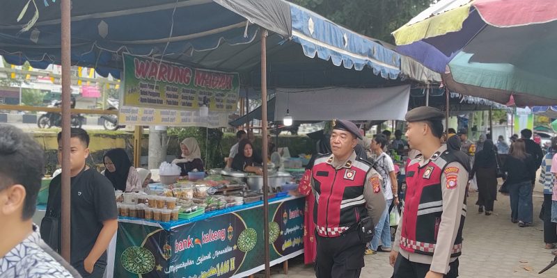 Jaga Kamtibmas Ramadhan, Satsamapta Polresta Palangka Raya Lakukan Patroli ke Pasar Wadai