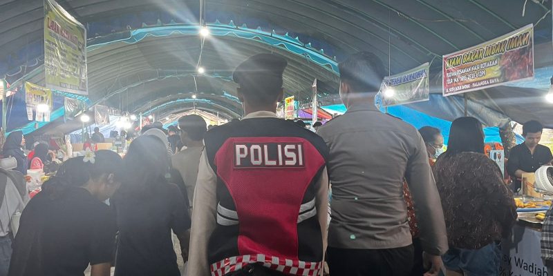 Jaga Kamtibmas Bulan Ramadhan, Polresta Palangka Raya Pam Pasar Wadai di Jalan Yos Sudarso