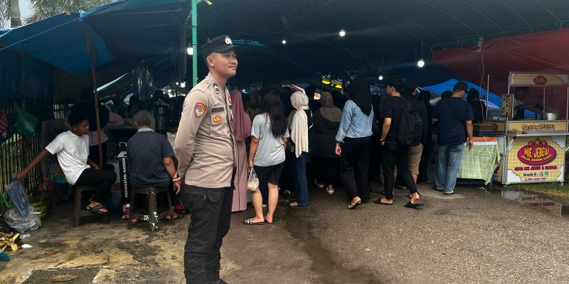 Polresta Palangka Raya Kerahkan Personel Lakukan Pam Pasar Wadai di Jalan Yos Sudarso