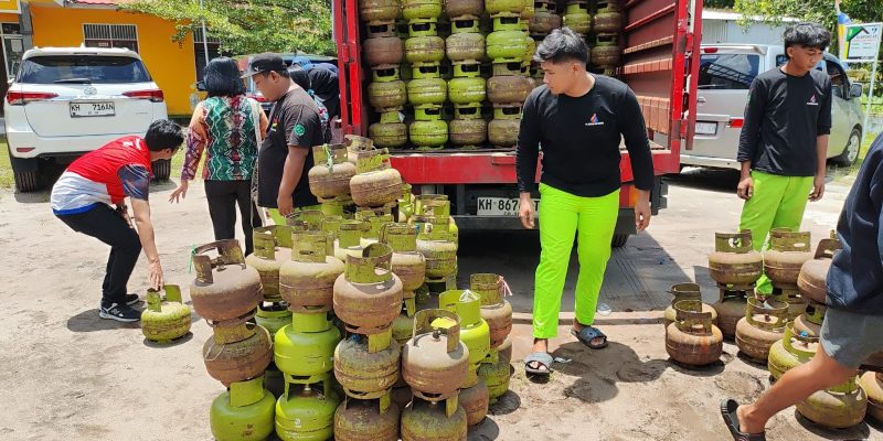 Polsek Sabangau Gelar Pam Operasi Pasar Elpiji di Kelurahan Sabaru