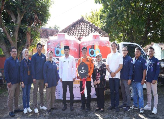 Wakil Bupati Abang Ijo Hapidin Salurkan CSR BPR Purwakarta