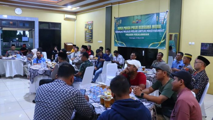 Polres Pekalongan Gelar Bukber Bareng Awak Media dan Bagi Takjil Gratis Untuk Masyarakat
