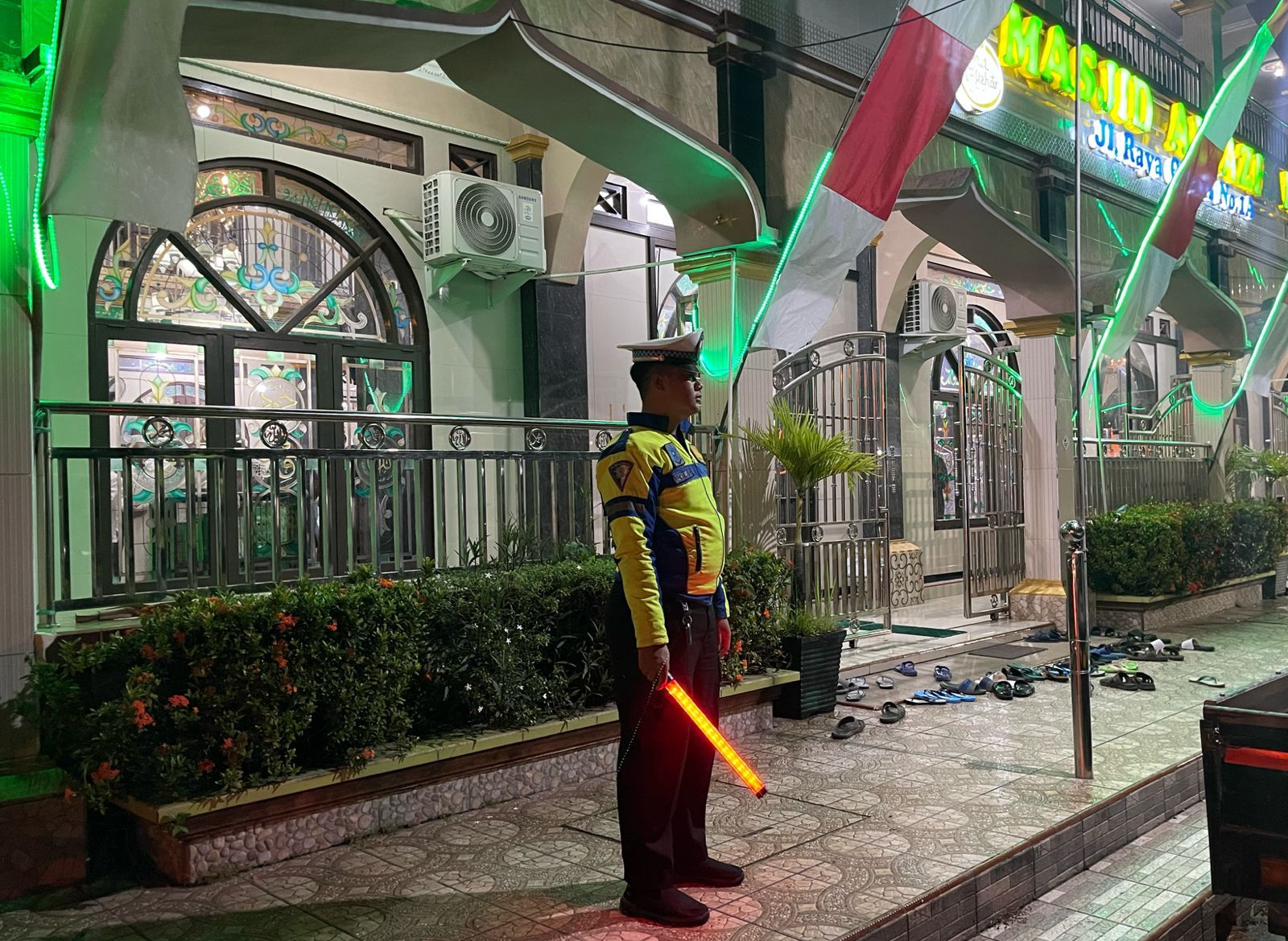 Polresta Palangka Raya Amankan Jalannya Sholat Isya dan Tarawih pada Masjid Nurul Iman