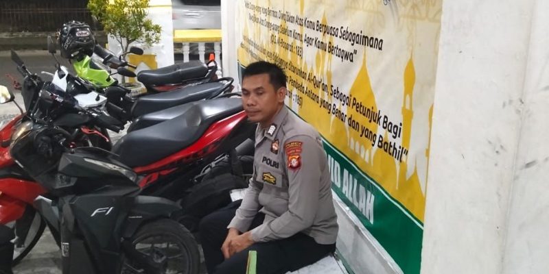 Polresta Palangka Raya Amankan Jalannya Sholat Isya dan Tarawih pada Masjid Nurul Iman