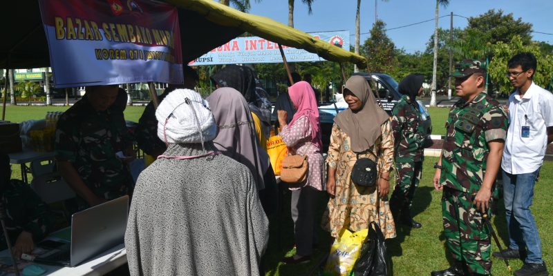 Bazar Sembako Murah Korem 071/Wijayakusuma, Ringankan Kebutuhan Pokok Masyarakat
