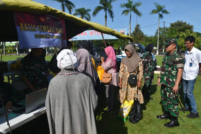 Bazar Sembako Murah Korem 071/Wijayakusuma, Ringankan Kebutuhan Pokok Masyarakat