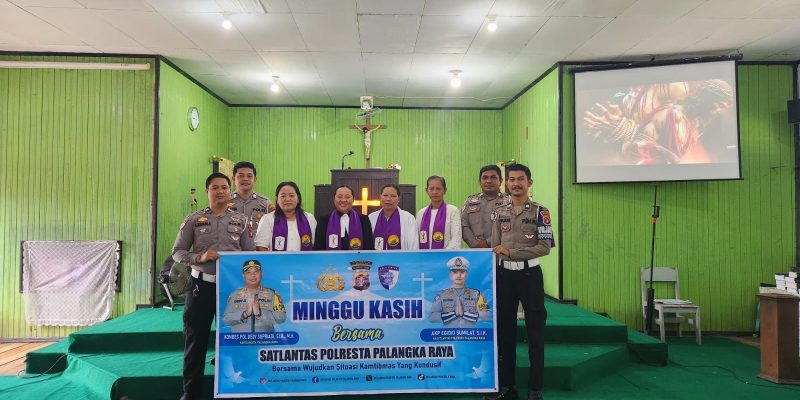 Satlantas Polresta Palangka Raya Adakan Program Minggu Kasih di Gereja Parawei Flamboyan Bawah