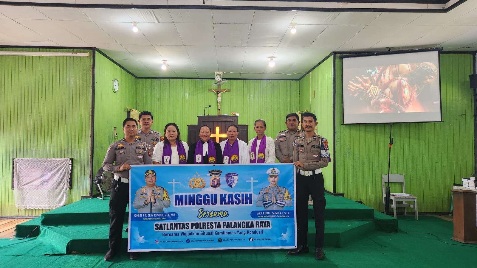 Satlantas Polresta Palangka Raya Adakan Program Minggu Kasih di Gereja Parawei Flamboyan Bawah