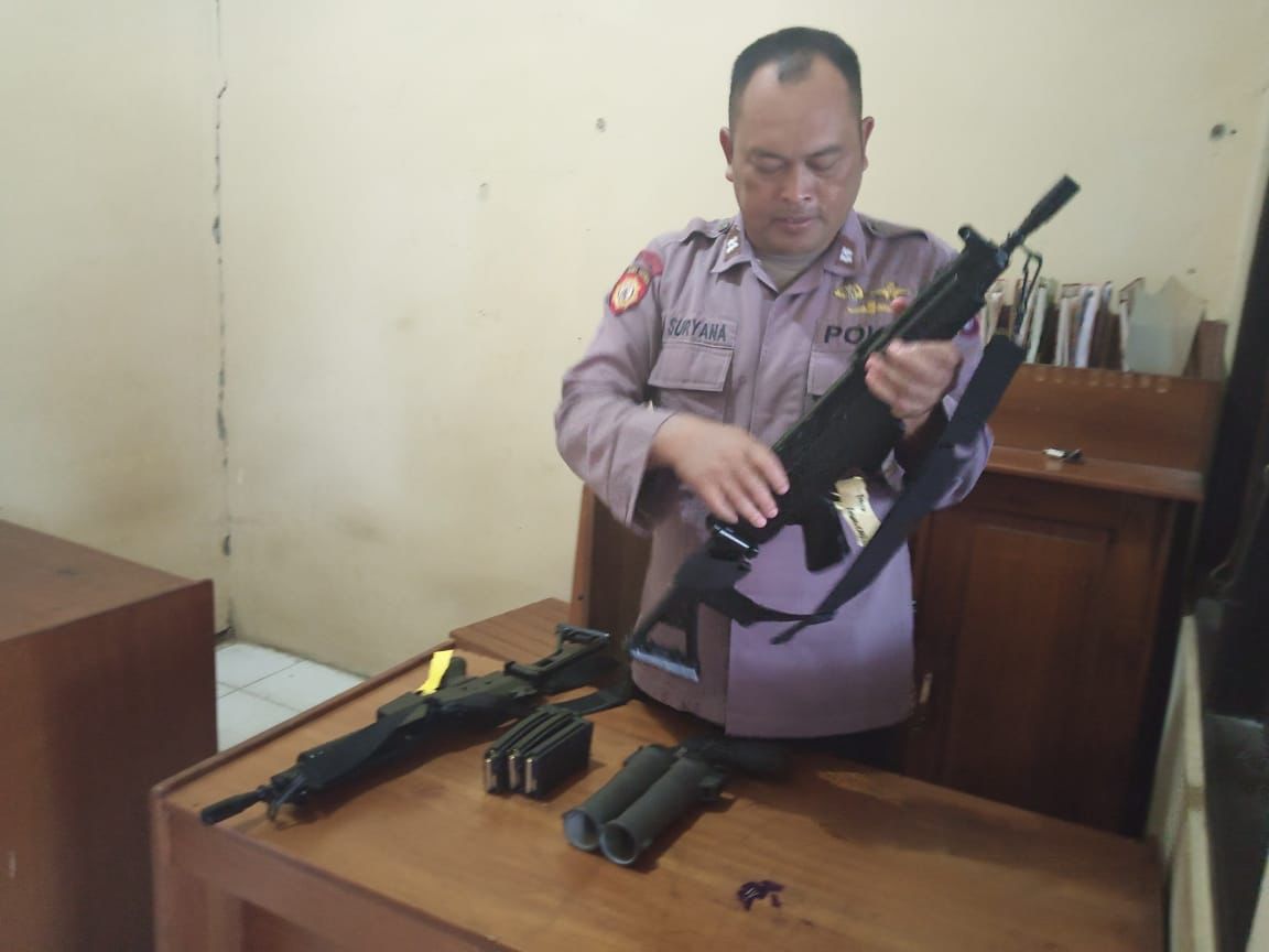 Anggota Polsek Sabangau Lakukan Pemeriksaan Rutin Inventaris Kesatuan