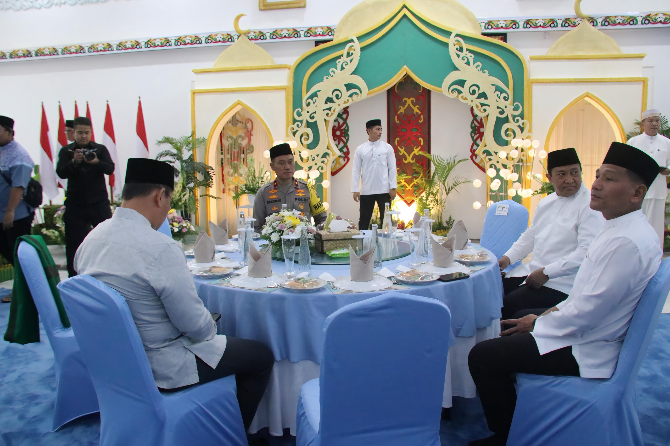 Pererat Silaturahmi, Wakapolda Kalteng Hadiri Buka Puasa Bersama di Rumjab Gubernur