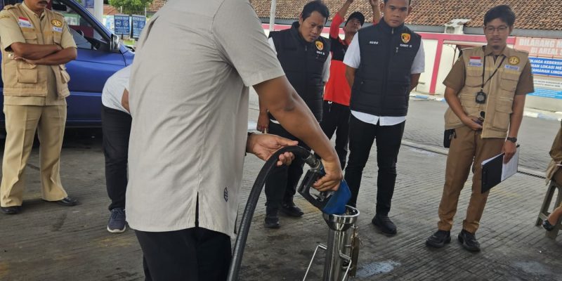 Satgas BBM Polres Jombang bersama UPT Metrologi dan Pertamina Lakukan Pengecekan SPBU