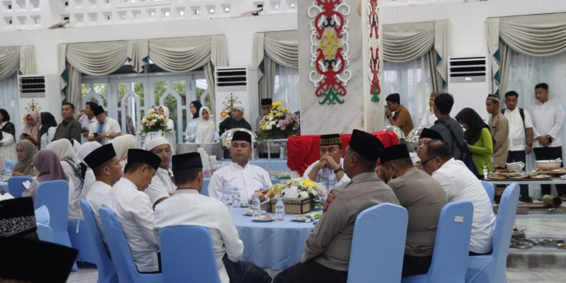 Kapolresta Palangka Raya Hadiri Buka Puasa Bersama di Rumah Jabatan Gubernur Kalteng