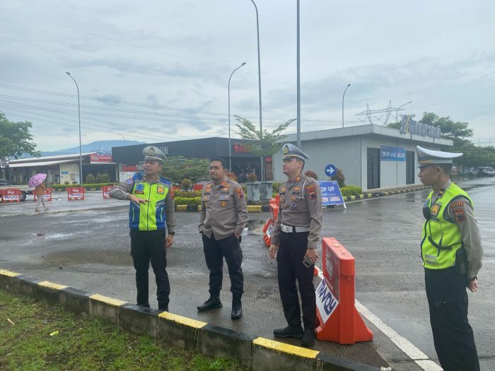 Kapolres Kendal Cek Kesiapan Pos Pelayanan Rest Area Jelang Operasi Ketupat Candi 2025