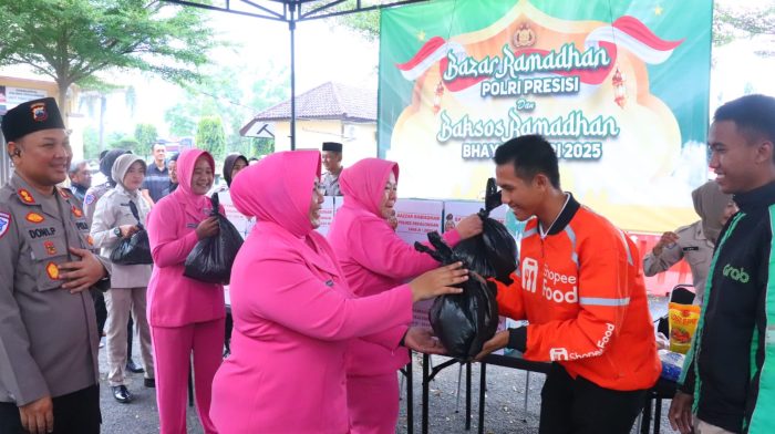 Polres Pekalongan Gelar Bazar Ramadhan Polri Presisi dan Baksos Ramadhan Bhayangkari 2025