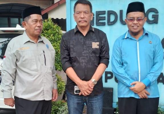 Forum Silaturahmi Akbar Arek Suroboyo Berbagi Takjil Di Bulan Suci Ramadhan