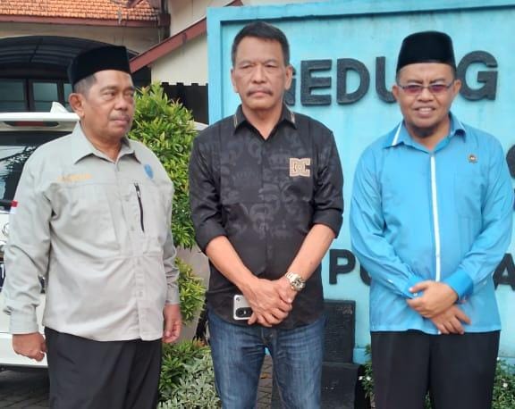 Forum Silaturahmi Akbar Arek Suroboyo Berbagi Takjil Di Bulan Suci Ramadhan
