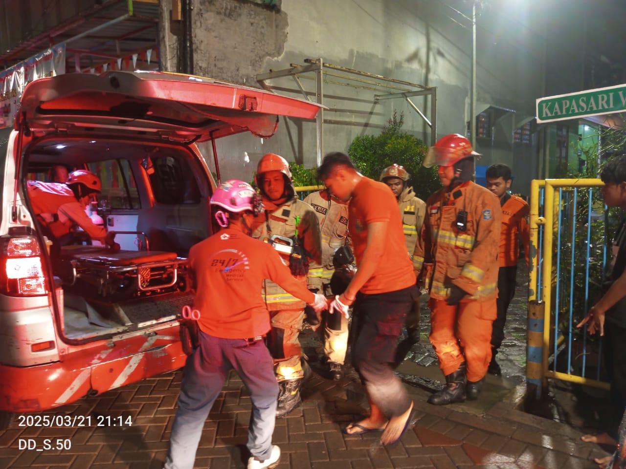 Upaya Atasi Kebocoran Gas berakhir Petaka. Ledakan Gas LPG, Responsif Polsek Genteng Amankan TKP, Lima Orang Terluka