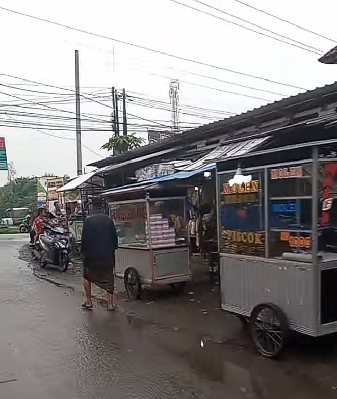 Ladang Pungli! Pasar Bodren Desa Sidorejo Tirto Diduga Ilegal